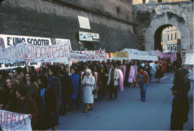 Grosseto, manifestazione nazionale del 17 dicembre 1977 in solidarietà a una donna licenziata per tentato aborto